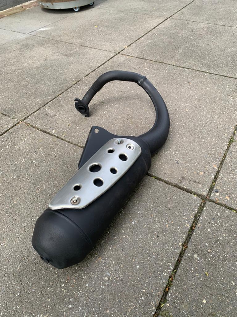 Orginele uitlaat speedfight 2, Fietsen en Brommers, Brommeronderdelen | Scooters, Ophalen, Zo goed als nieuw, Uitlaat, Peugeot