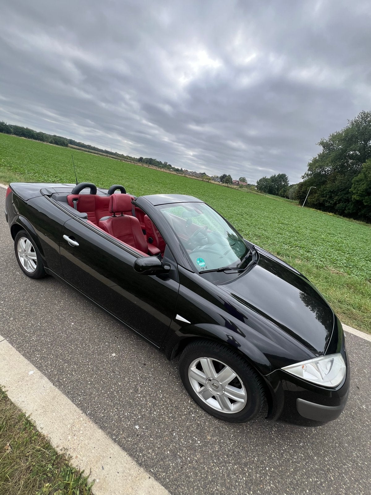 Renault Mégane 2.0 16V Autcom Cabrio 2004 Zwart, Auto's, Voorwielaandrijving, 1998 cc, Cabriolet, 4 stoelen
