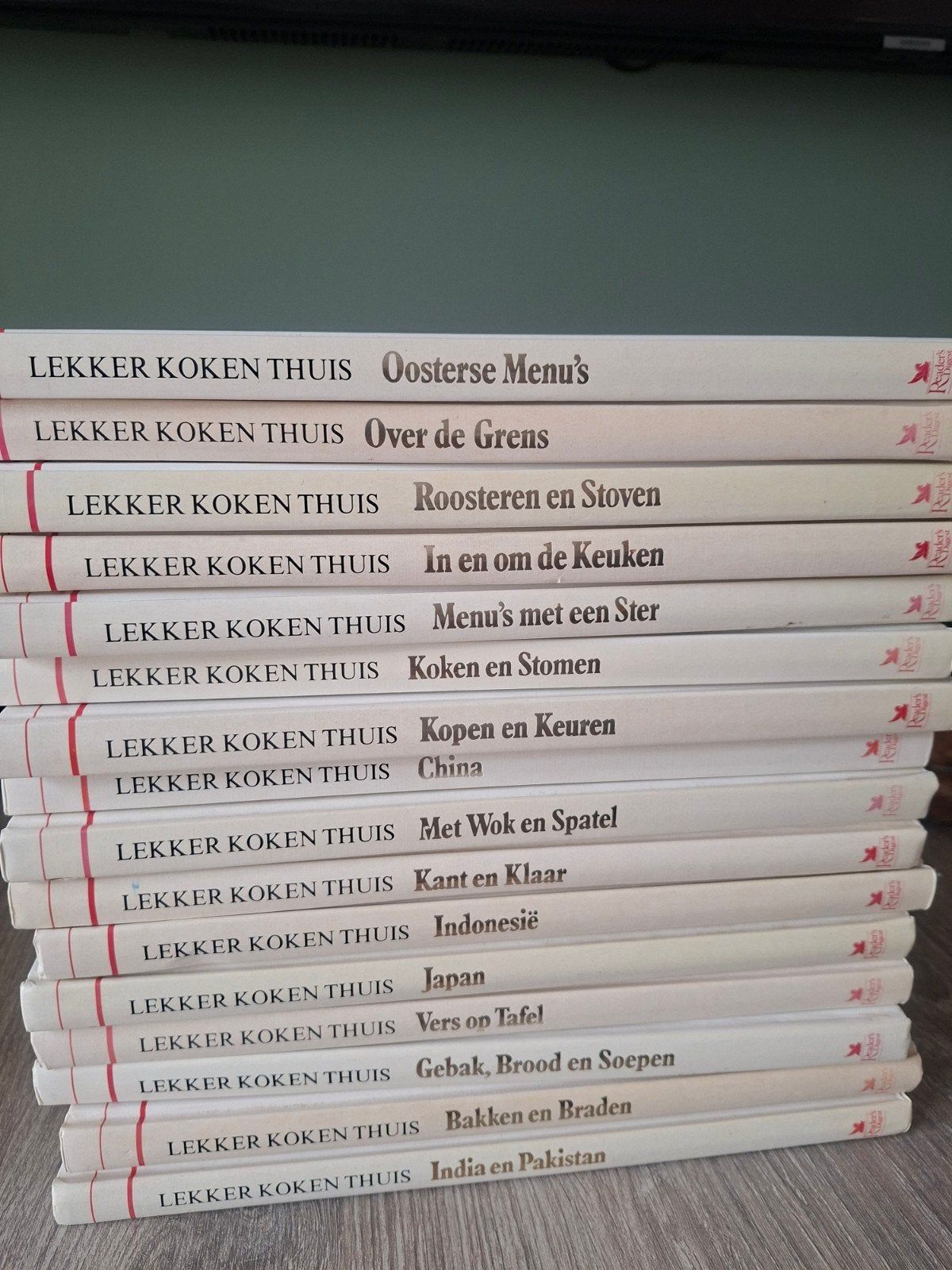 16 delig hardcover kookboekenset van readers digest, Ophalen of Verzenden, Zo goed als nieuw
