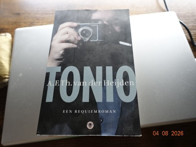 TONIO.....A.F. Th. van der Heijden, Ophalen of Verzenden, Zo goed als nieuw, Nederland