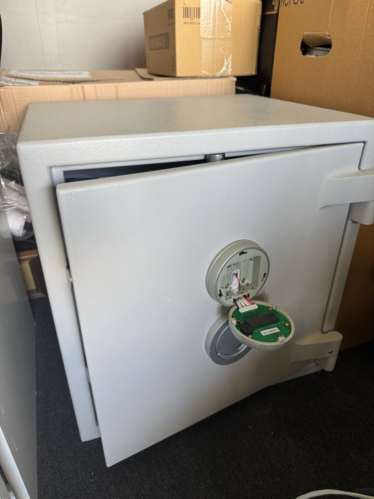 Kluis met elektronisch slot - H50xB50xD42 cm, Ophalen, Gebruikt, Brandkast