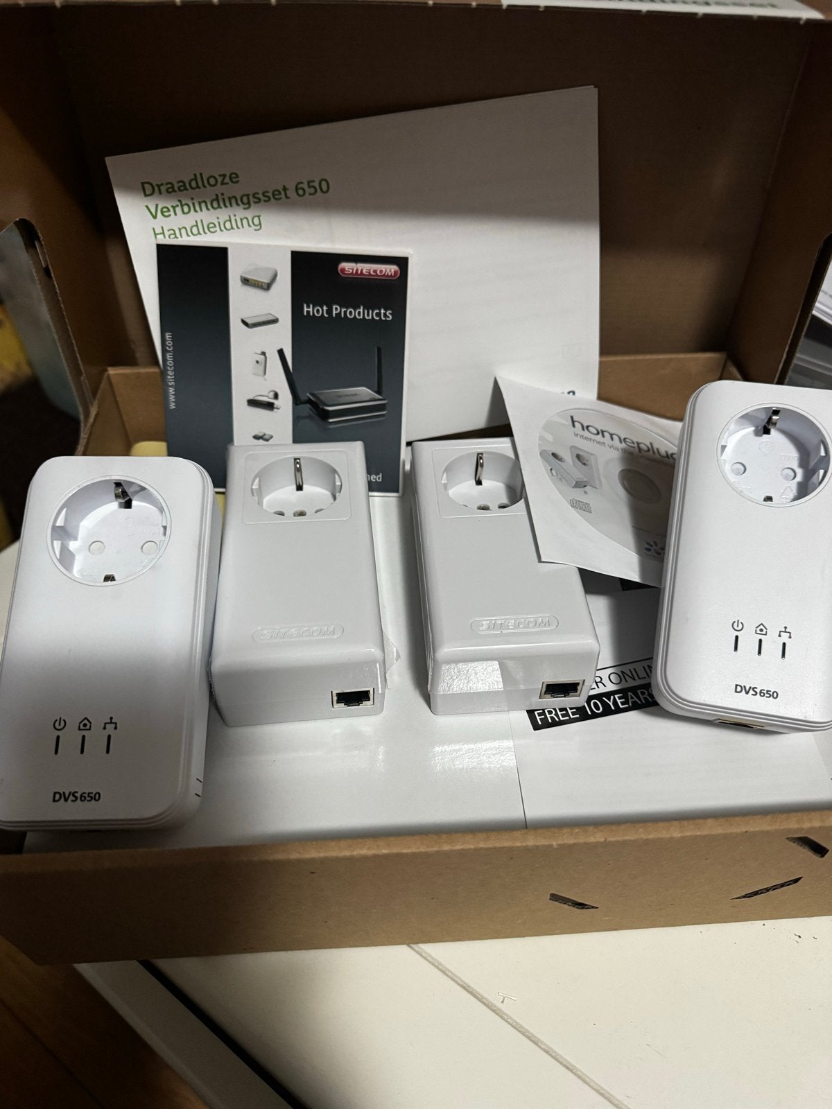 KPN Draadloze Verbindingsset DVS 650 + 2 extra Sitecom adapt, Computers en Software, Routers en Modems, Nieuw, Router, Ophalen of Verzenden