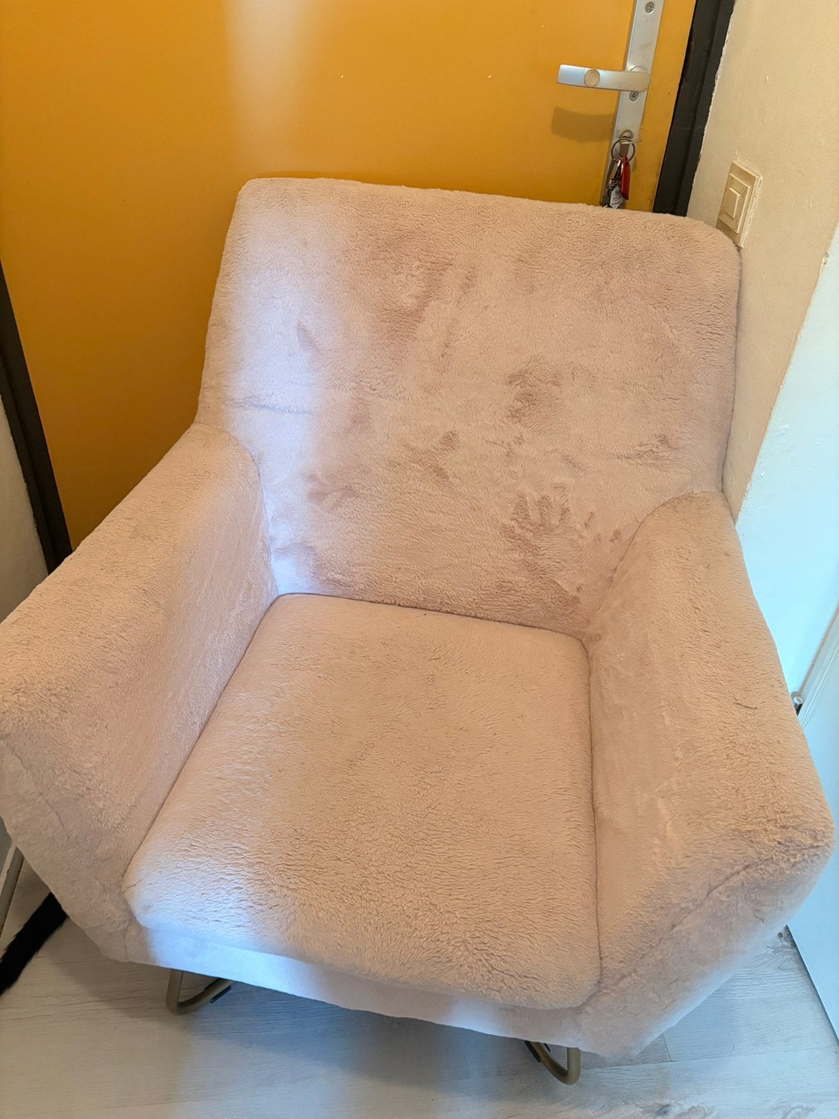Roze fluffy fauteuil, Ophalen, Zo goed als nieuw, Minder dan 75 cm, 50 tot 75 cm