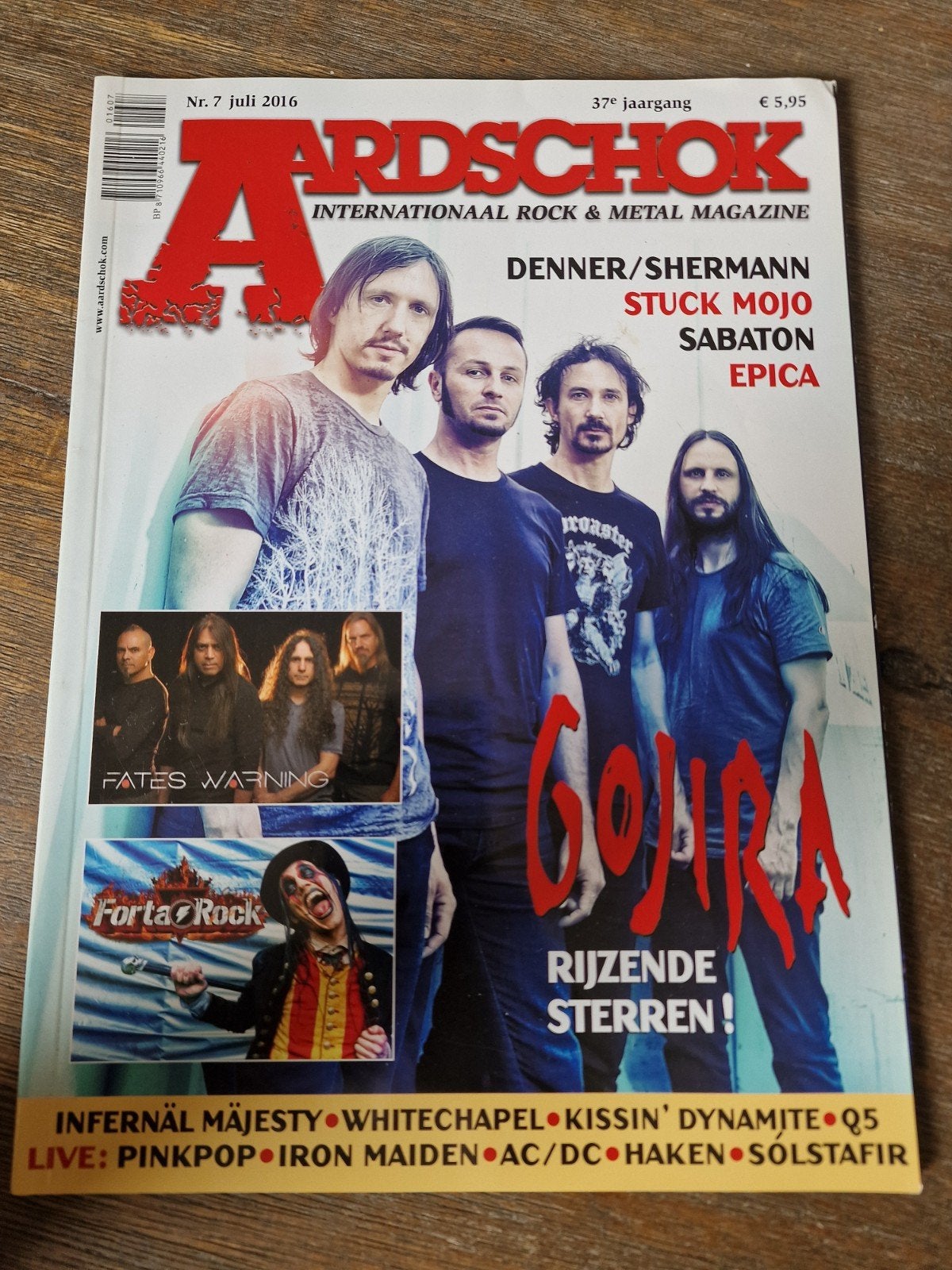 Gojira Sabaton Epica Fates Warning Earth Ship Belakor Nails, Boeken, Ophalen of Verzenden, Zo goed als nieuw, Muziek, Film of Tv