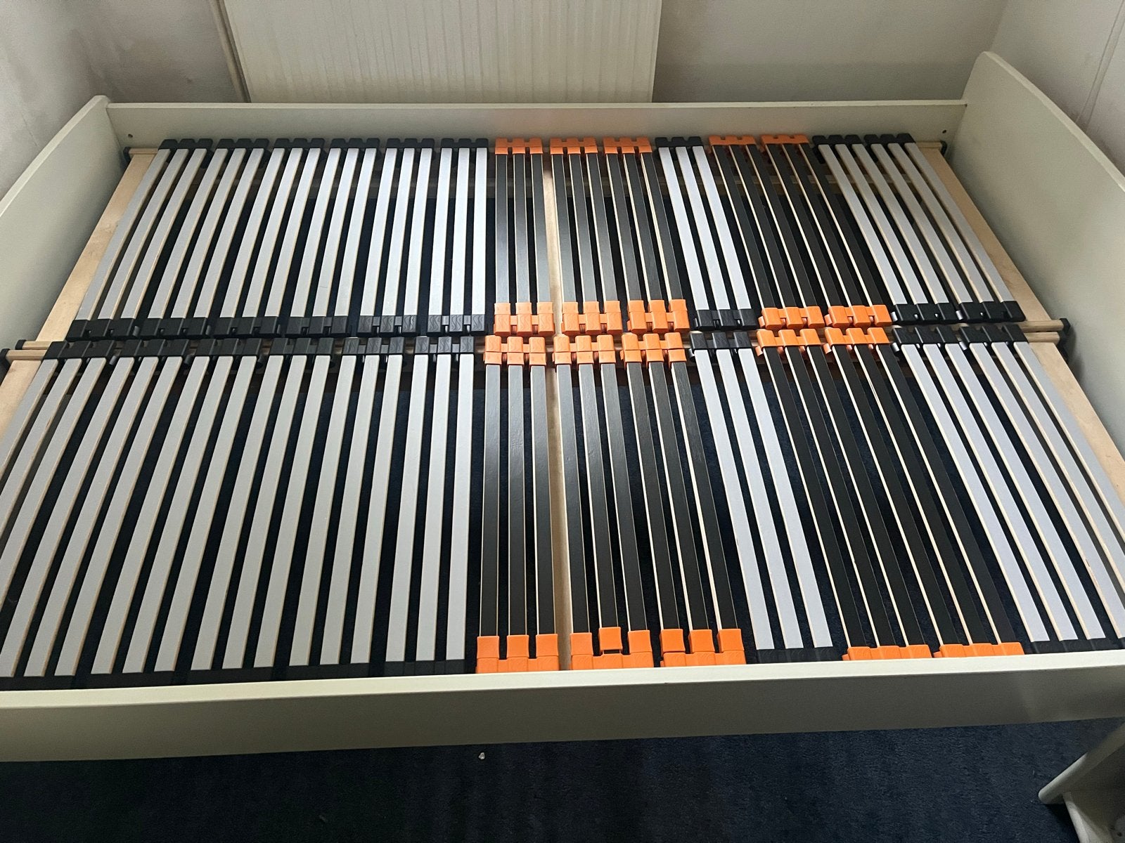 Tweepersoonsbed met lattenbodem en nachtkastje, Ophalen, Wit, Tweepersoons, 140 cm