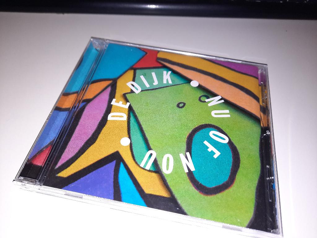 CD GESIGNEERD De Dijk – Nu Of Nou, Ophalen, Zo goed als nieuw