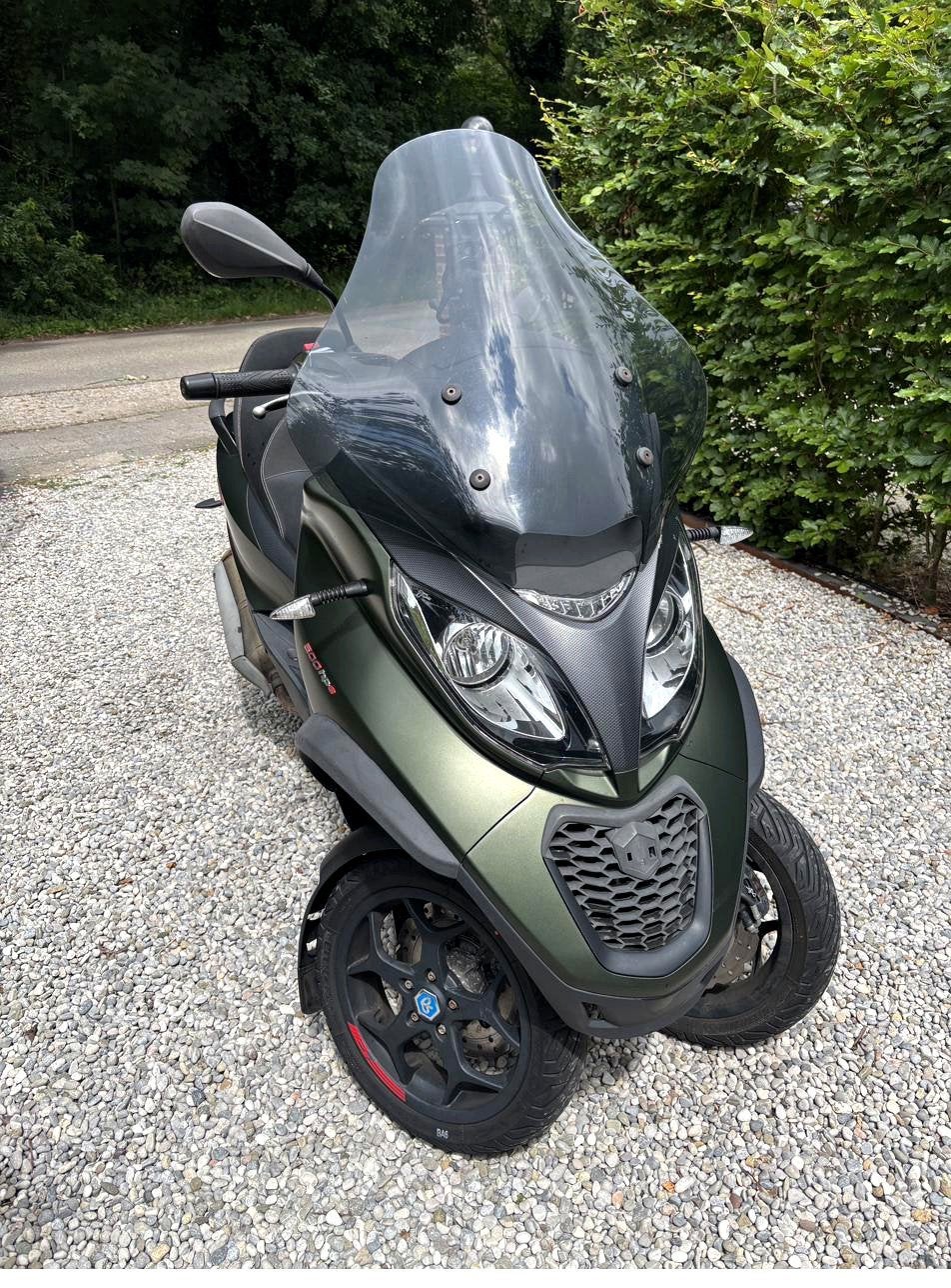 Piaggio MP3 500 hpe Sport – mat groen – slechts 13.989 km, Particulier, Scooter