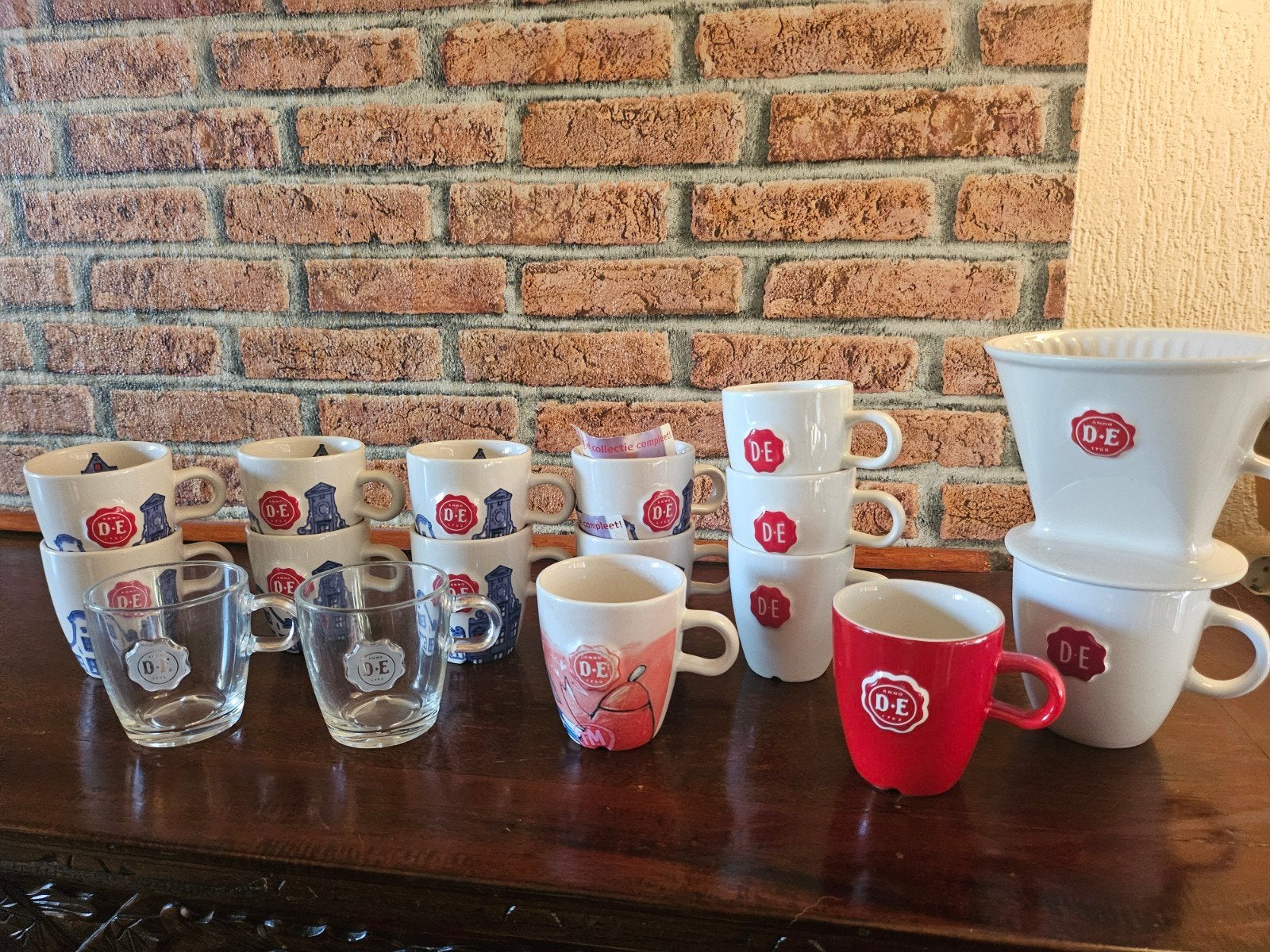 Douwe Egberts Servies - Diverse Kopjes en Koffiefilter, Ophalen