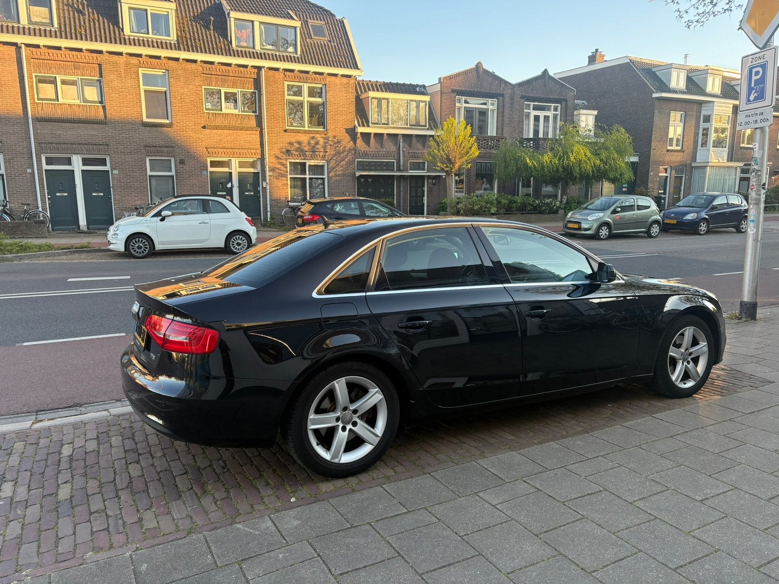 Audi A4 1.8TFSI 125KW 2014 Zwart, Auto's, Voorwielaandrijving, Stof, Zwart, 4 cilinders