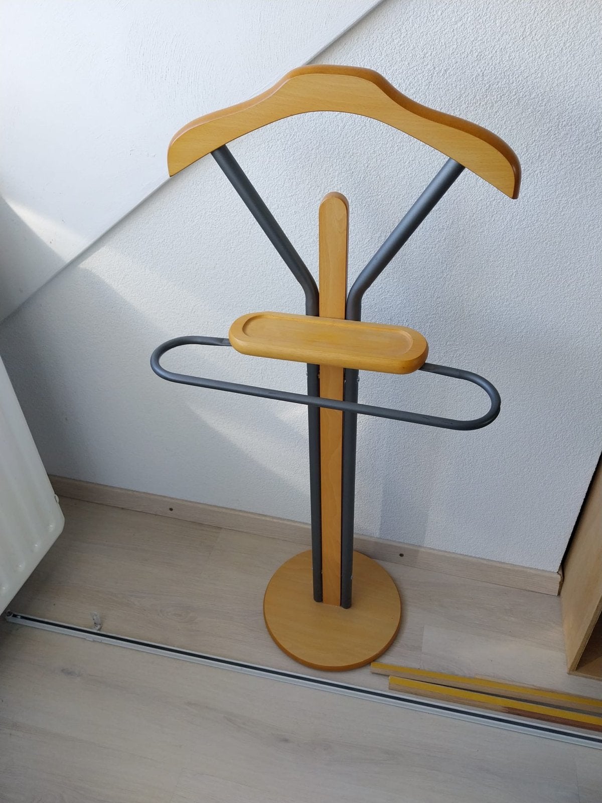 Kledingknecht / Valet Stand Hout en Metaal, Ophalen, 100 tot 150 cm, Overige typen, Zo goed als nieuw