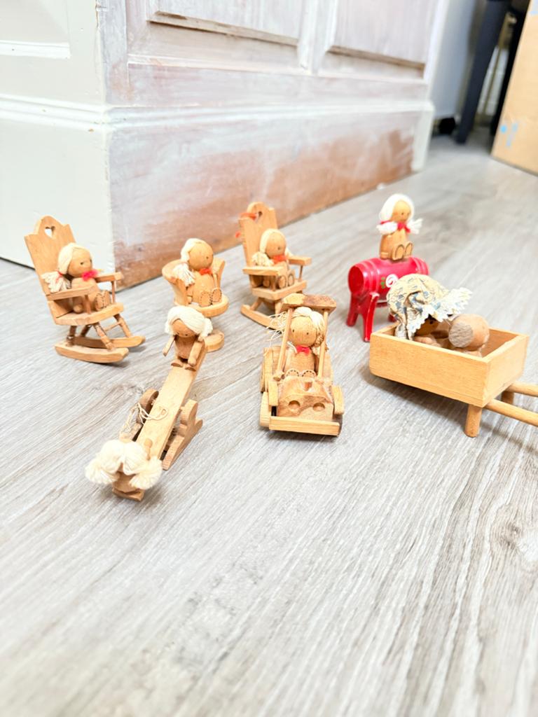 Vintage Houten Speelgoed Set - Poppen op Meubeltjes, Antiek en Kunst, Antiek | Speelgoed, Ophalen of Verzenden