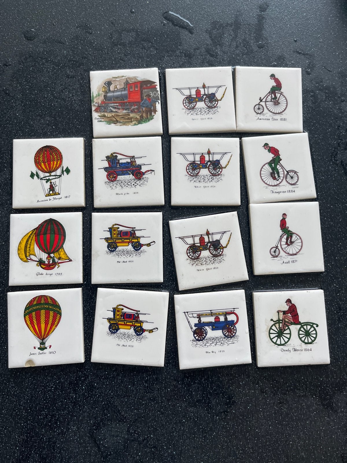 Vintage Gien onderzetters/tegels met historische voertuigen, Ophalen of Verzenden