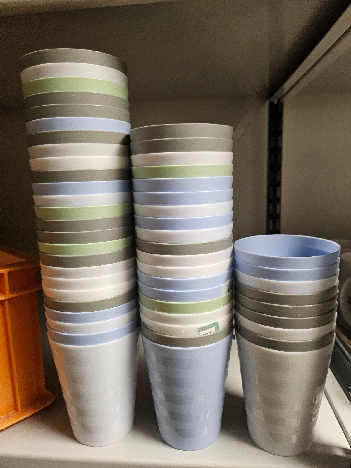 55 Ongebruikte Plastic Bekers - Diverse Kleuren, Ophalen, Nieuw, Kunststof, Meerkleurig