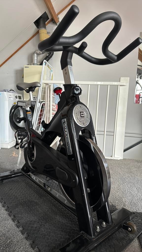 Spinfiets Tomahawk  Professioneel!!, Ophalen, Zo goed als nieuw, Spinningfiets