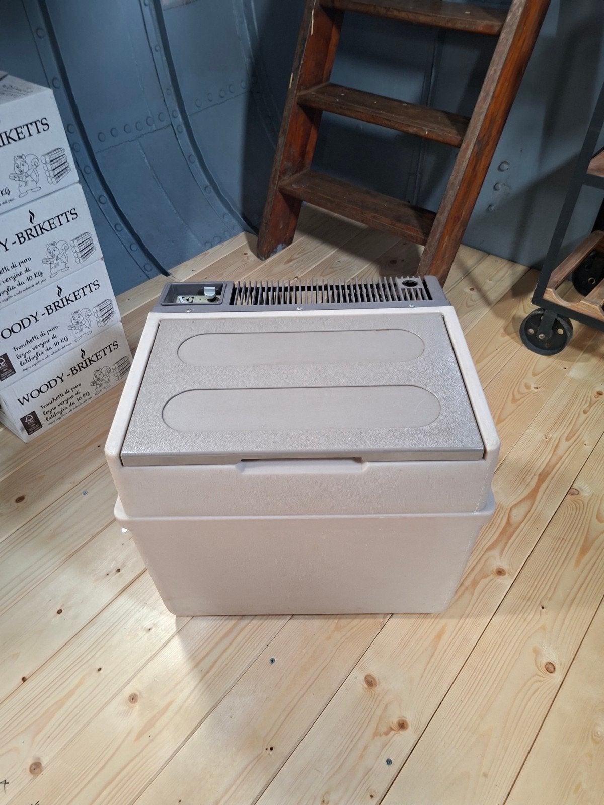 Electrolux Koelbox op Butaangas, 12V en 220V, Ophalen