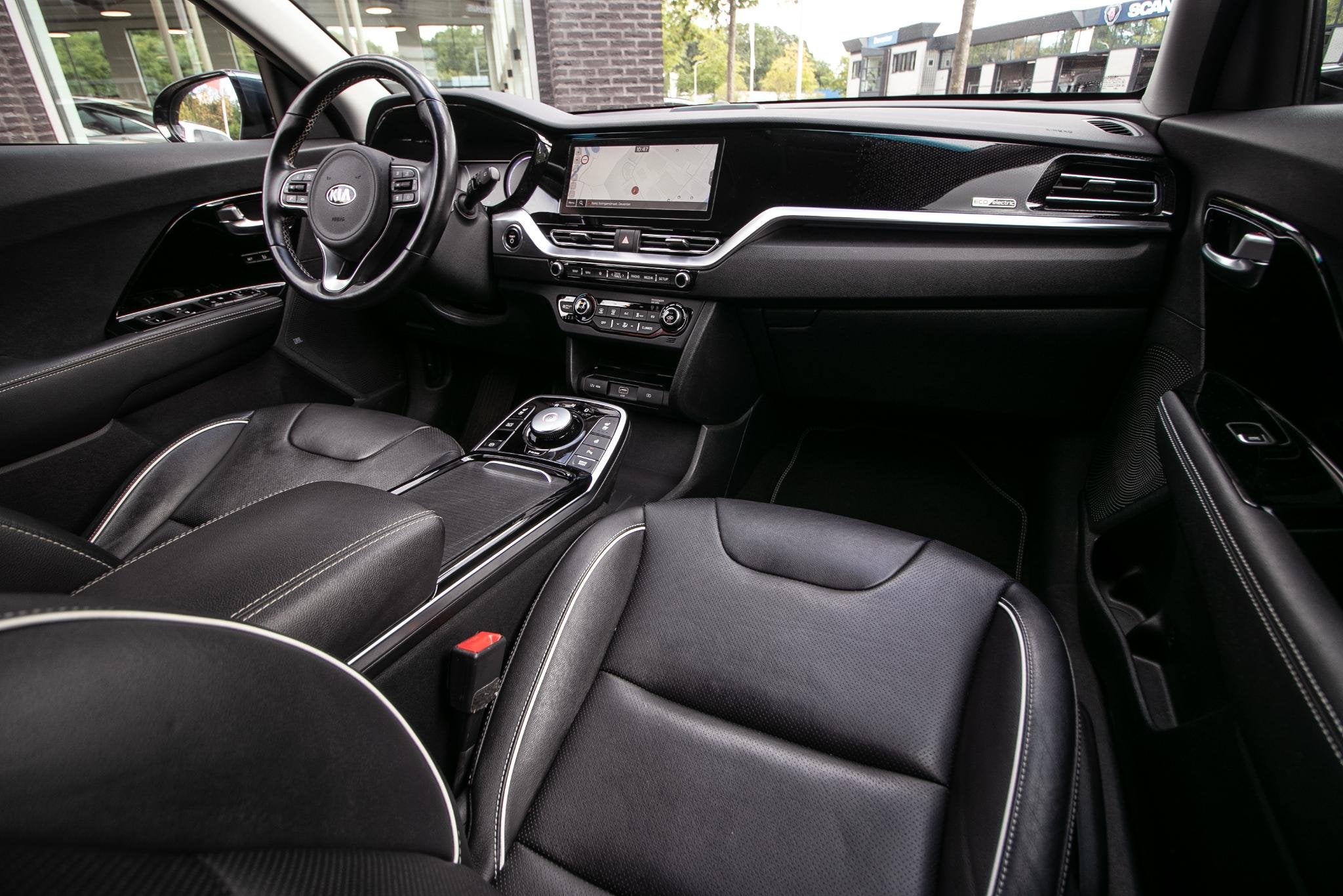 Kia e-Niro ExecutiveLine 64 kWh - 3 Fase | Leer | JBL Audio, Auto's, Gebruikt, 1712 kg, Blauw, 64 kWh