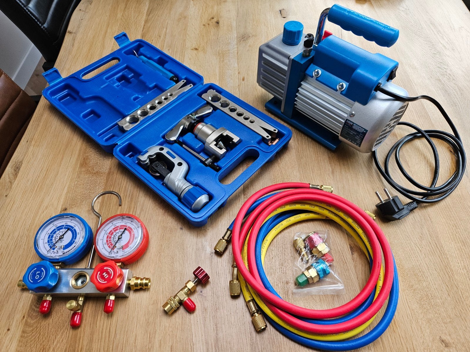 Airco vacuumpomp, flareset en toebehoren te huur, Ophalen, Gebruikt