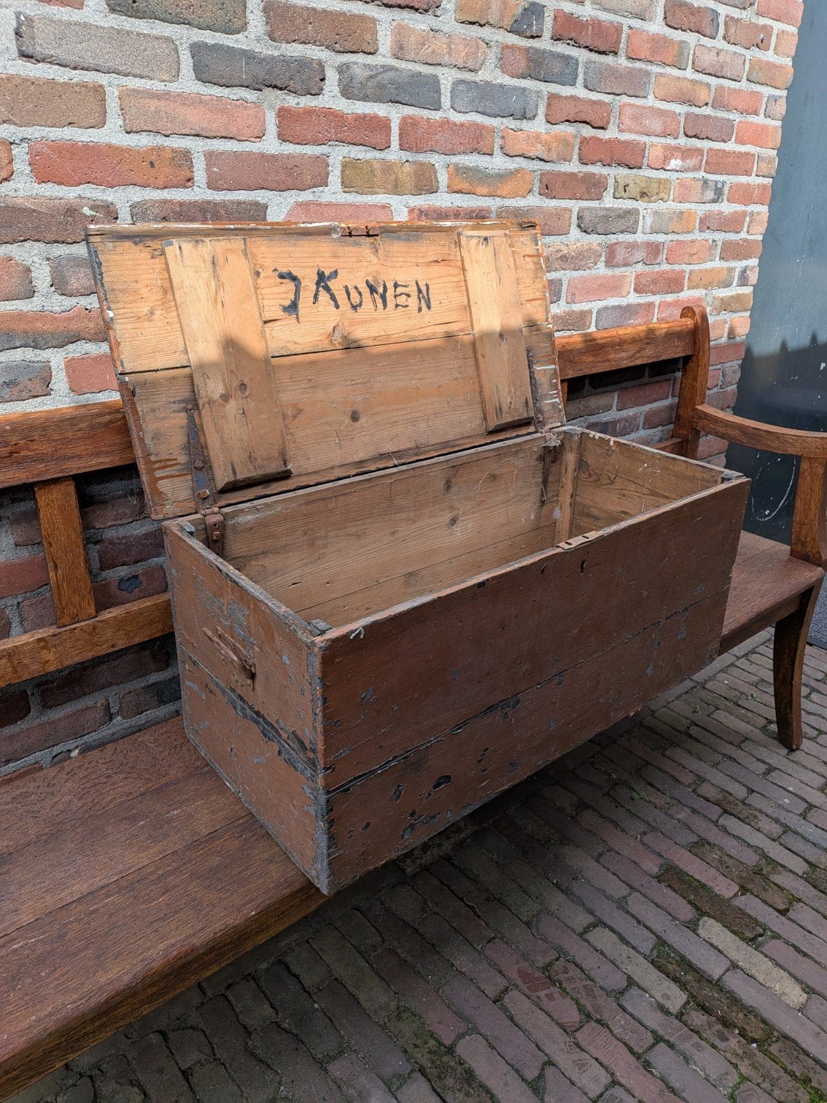 Oude karakteristieke houten legerkist met metalen hengsels, Ophalen, Gebruikt, 50 tot 100 cm, Minder dan 50 cm