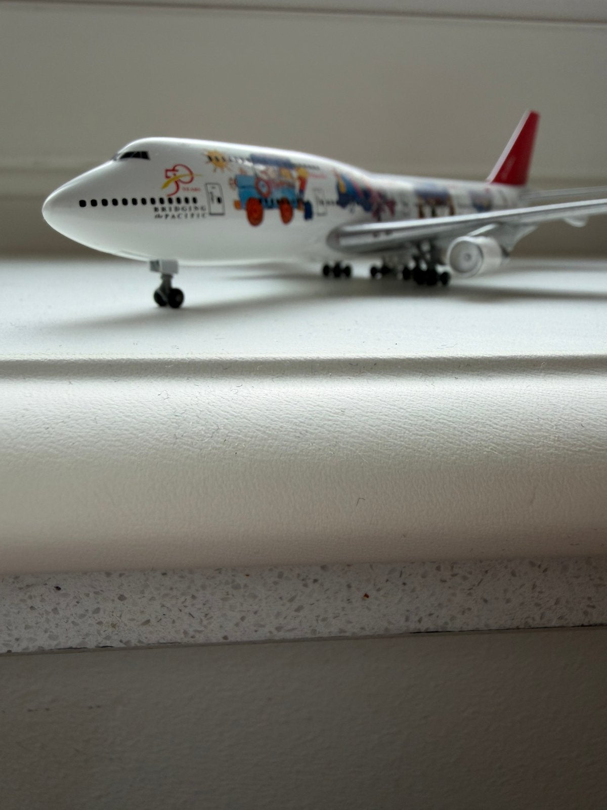 Vliegtuig - Boeing 747 World of Wonder, Overige merken, 1:200 of kleiner, Ophalen of Verzenden, Zo goed als nieuw