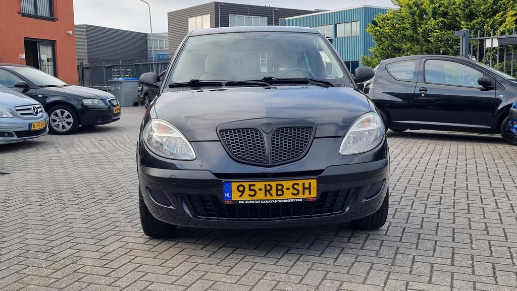 Lancia Ypsilon 1.2 Edizione Nero Airco, sportvelgen, NAP, Auto's, Lancia, Voorwielaandrijving, Gebruikt, Alcantara, Origineel Nederlands