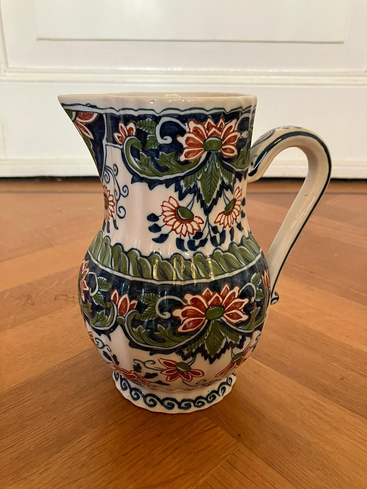 Makkum waterkan / vaas met bloemmotief, Antiek en Kunst, Antiek | Vazen, Ophalen of Verzenden