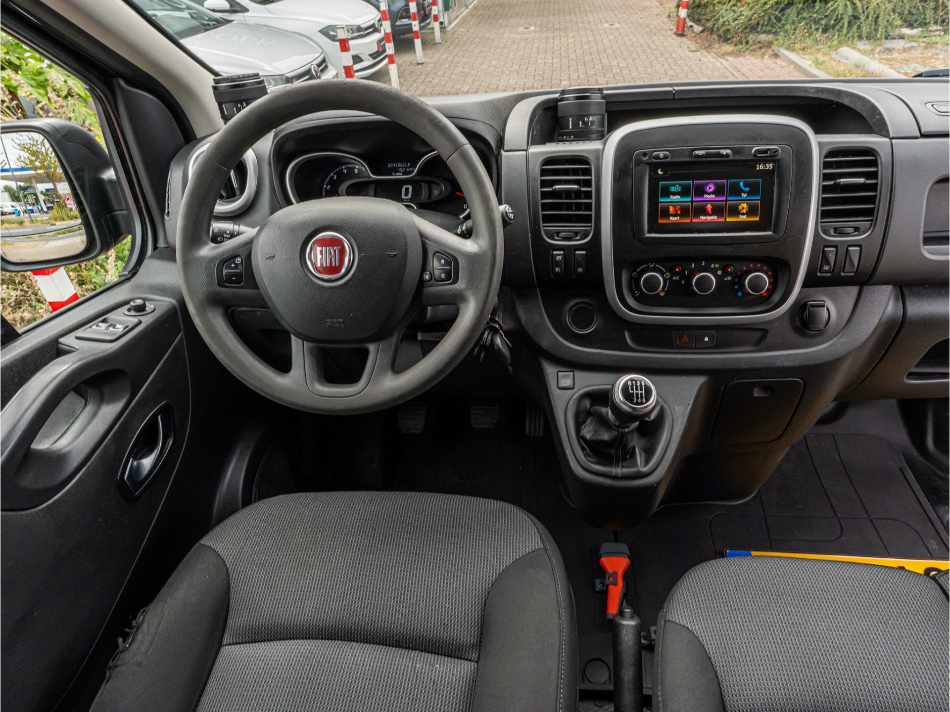 Fiat Talento 2.0 MultiJet L2H1 Basis ORG NL 17 INCH LICHT ME, Auto's, Bestelauto's, Voorwielaandrijving, Stof, Gebruikt, Euro 6