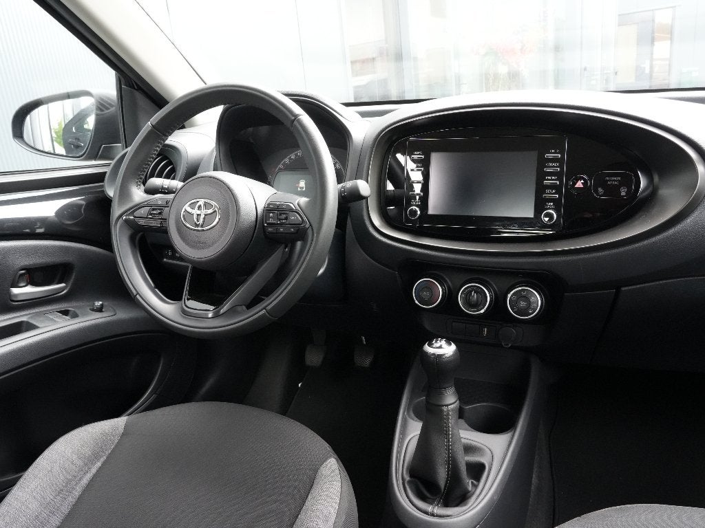 Toyota Aygo | Adaptive Cruise | Camera | Apple Carplay, Stof, 920 kg, Zwart, Origineel Nederlands