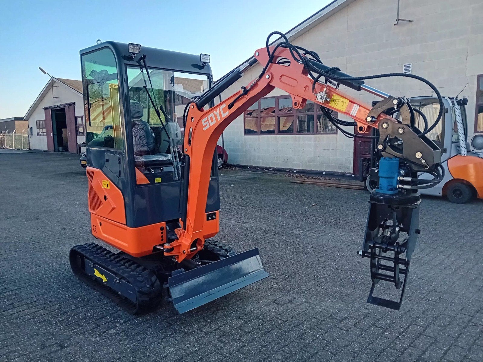 Nieuwe minigraver met Kubota 905 motor incl 20x accessoires, Doe-het-zelf en Verbouw, Ophalen