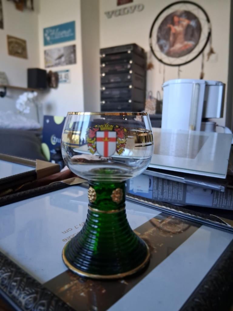 Vintage Romer wijnglas met wapen en gouden details, Antiek en Kunst, Antiek | Glas en Kristal, Ophalen of Verzenden