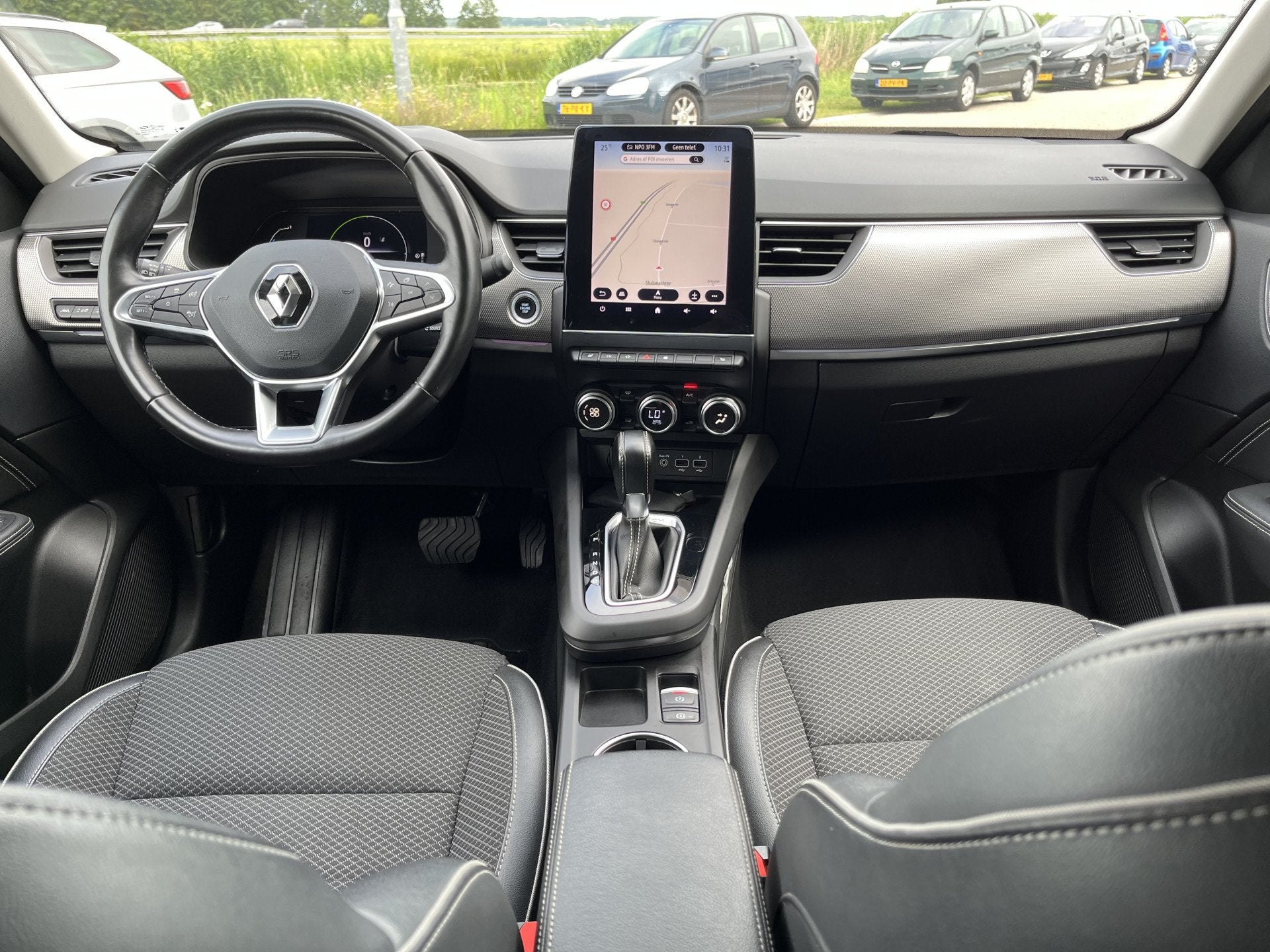 Renault Arkana 1.6 E-Tech Hybrid 145PK Intens / Dealer onder, Auto's, Gebruikt, 4 cilinders, Zwart, Bedrijf