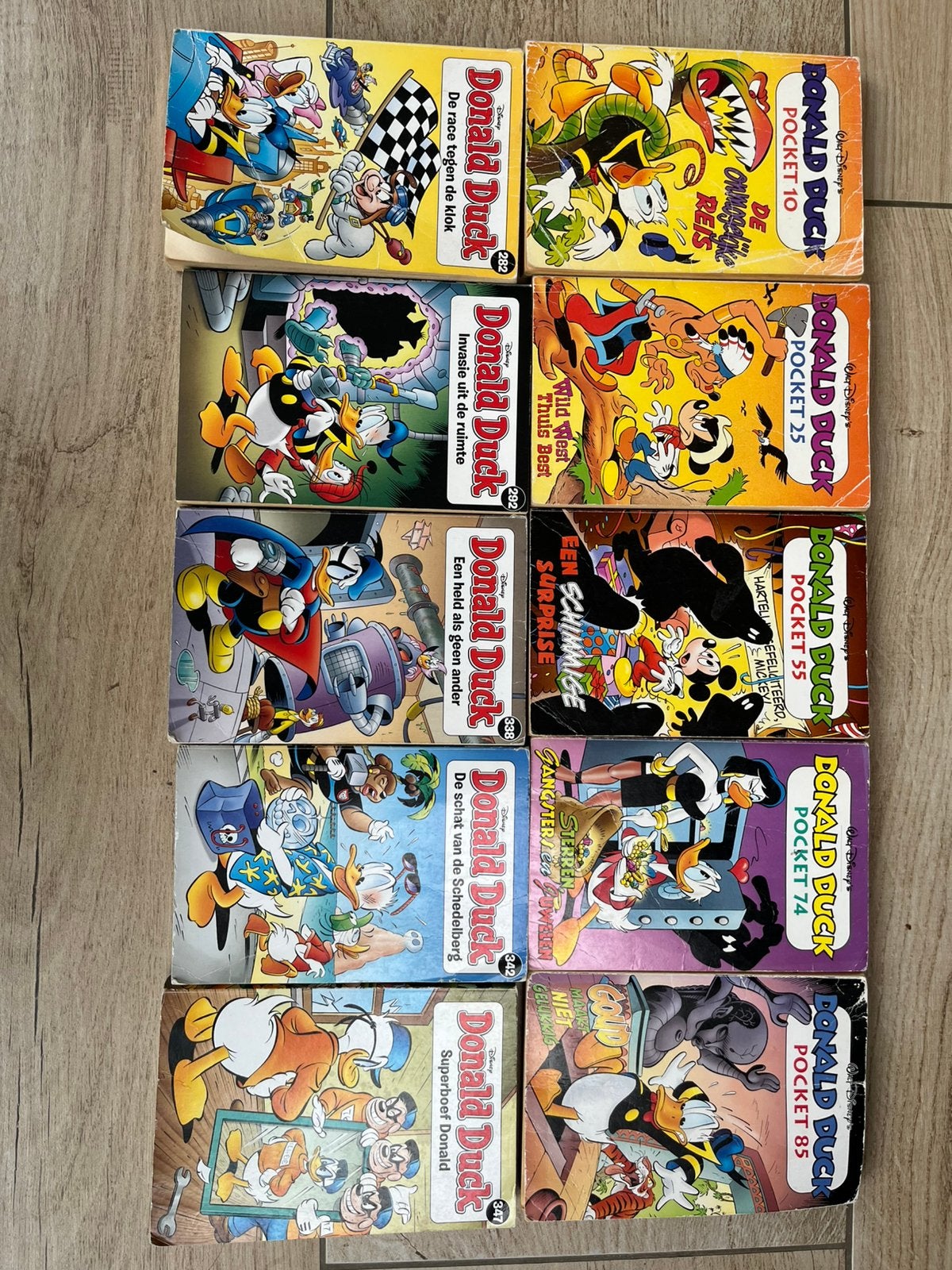 Stapel donald duckjes te koop. Zit een kleine vouw in, Meerdere comics, Ophalen of Verzenden, Gelezen, Europa