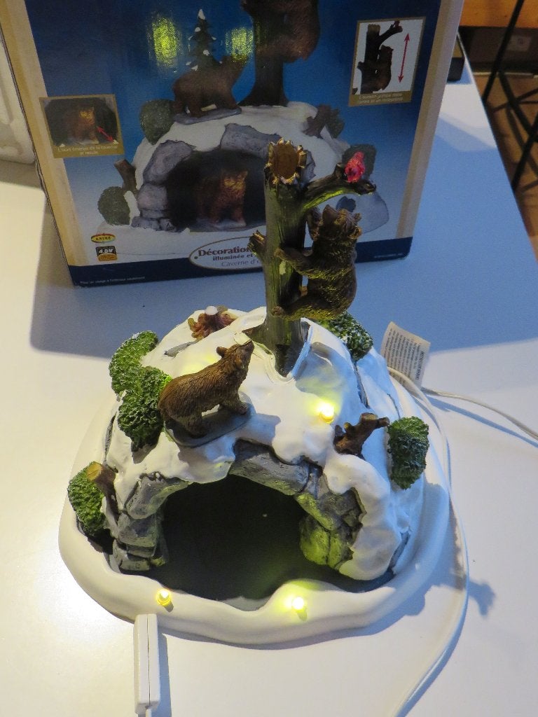 Lemax Berengrot met verlichting en adapter, Ophalen, Gebruikt