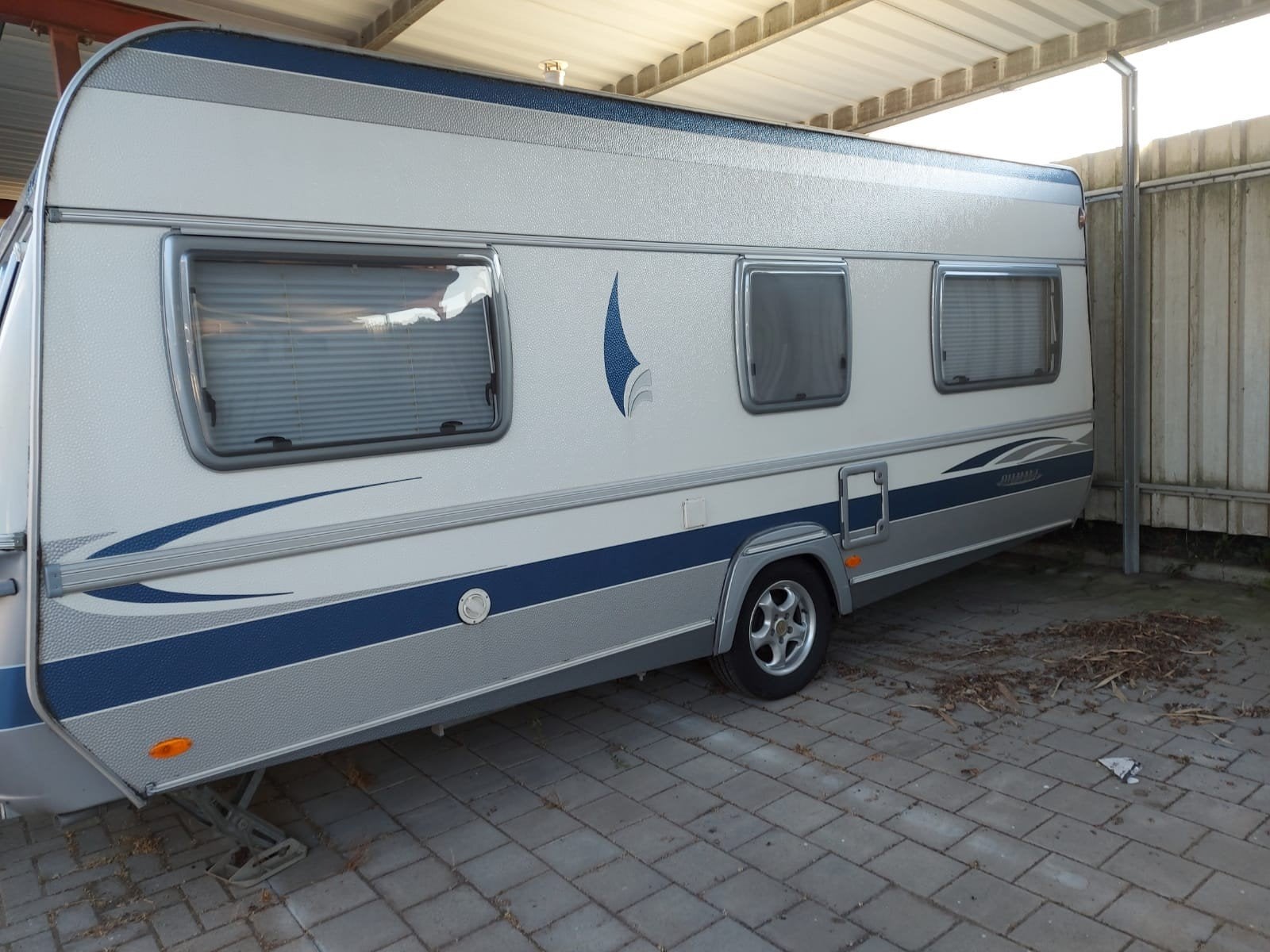 Fendt Diamant 510 Caravan met Airco Mover en Oven uit 2005, 2 aparte bedden, Rondzit, Particulier, 1250 - 1500 kg