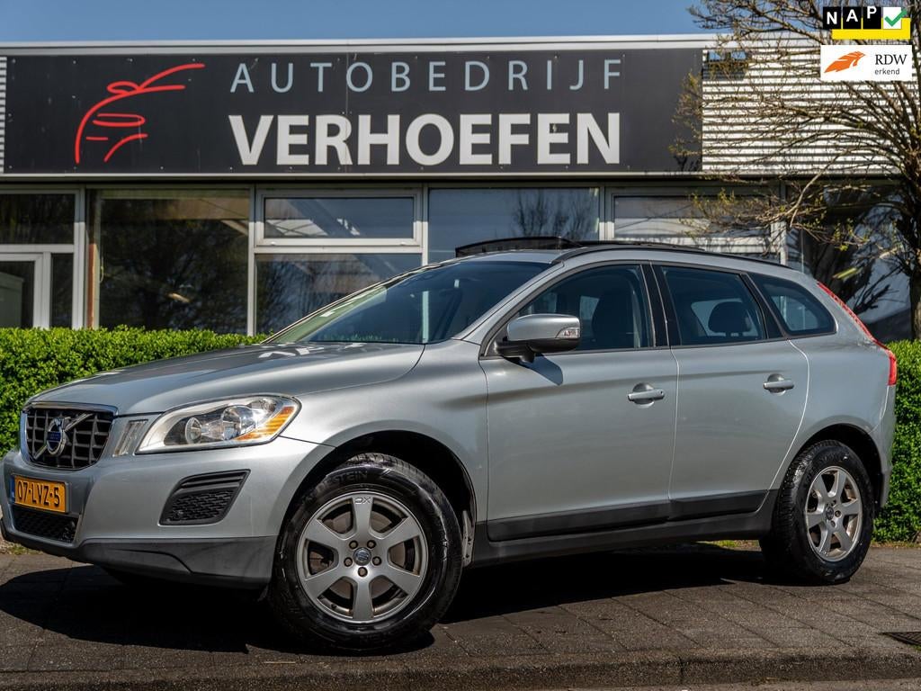 Volvo XC60 2.0T Kinetic - AUTOMAAT - PANORAMADAK - TREKHAAK, Auto's, Volvo, Euro 5, 4 cilinders, Origineel Nederlands, Bedrijf
