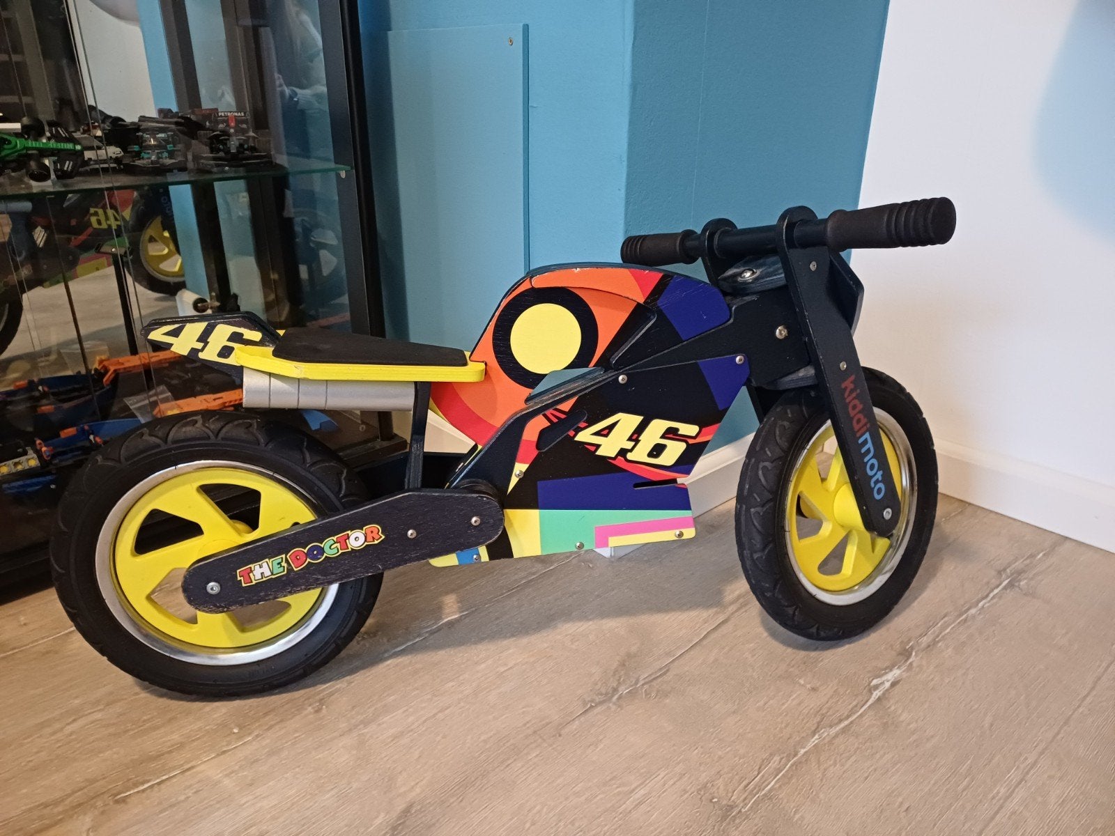 KiddiMoto Superbike Valentino Rossi loopfiets 10 inch, Fietsen en Brommers, Fietsen | Kinderfietsjes, Ophalen, Gebruikt, Minder dan 16 inch