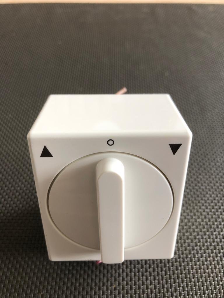 Schakelaar rolluik/screen, Doe-het-zelf en Verbouw, Rolluiken, Ophalen of Verzenden, Zo goed als nieuw, Wit, Minder dan 100 cm
