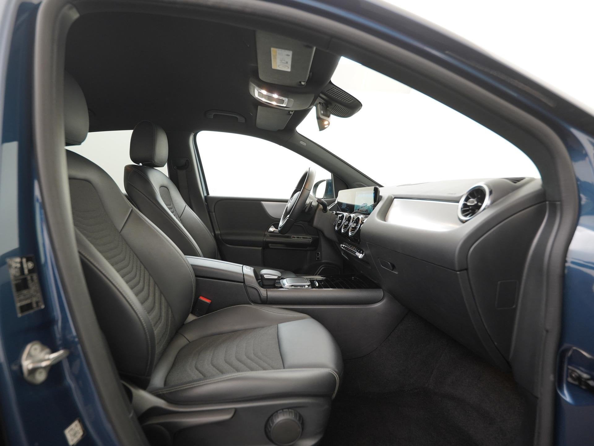 Mercedes-Benz B-klasse 250e Business Style | Widescreen | Ca, Auto's, Mercedes-Benz, Gebruikt, 4 cilinders, Blauw, Leder en Stof