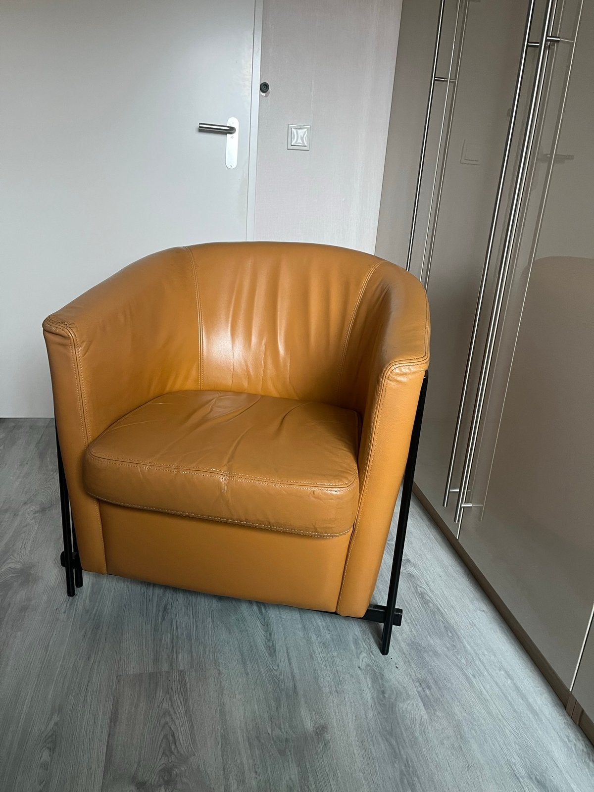 Leren fauteuil - Cognac kleur -  van het designmerk Touché., Ophalen, Gebruikt, Leer, 75 tot 100 cm