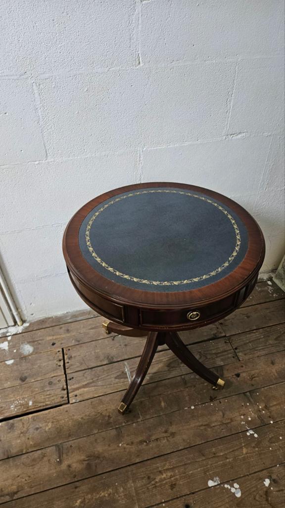 Echt Heldense Bijzettafel met Gebruikerssporen, Ophalen