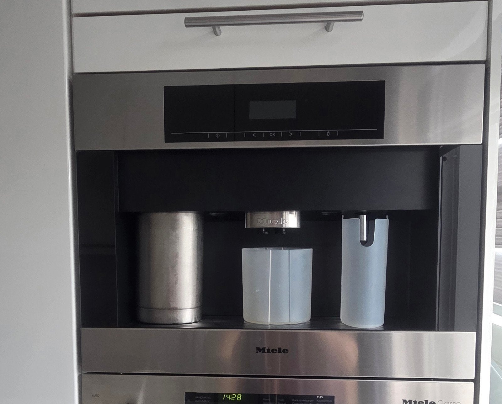 Foto 3 van inbouw miele koffiemachine