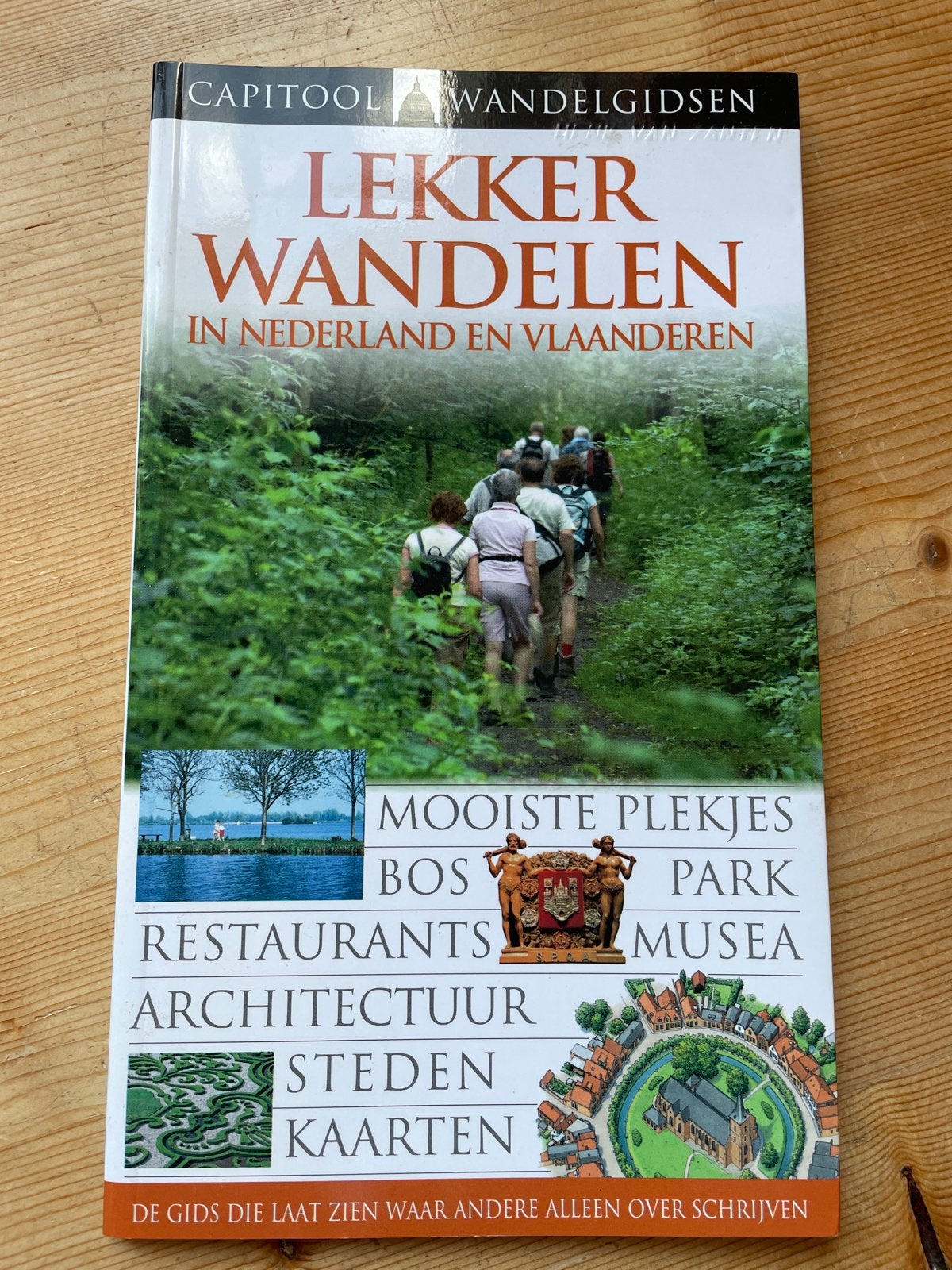 Lekker Wandelen in Nederland en Vlaanderen - Capitool, Capitool, Fiets- of Wandelgids, Ophalen of Verzenden, Zo goed als nieuw