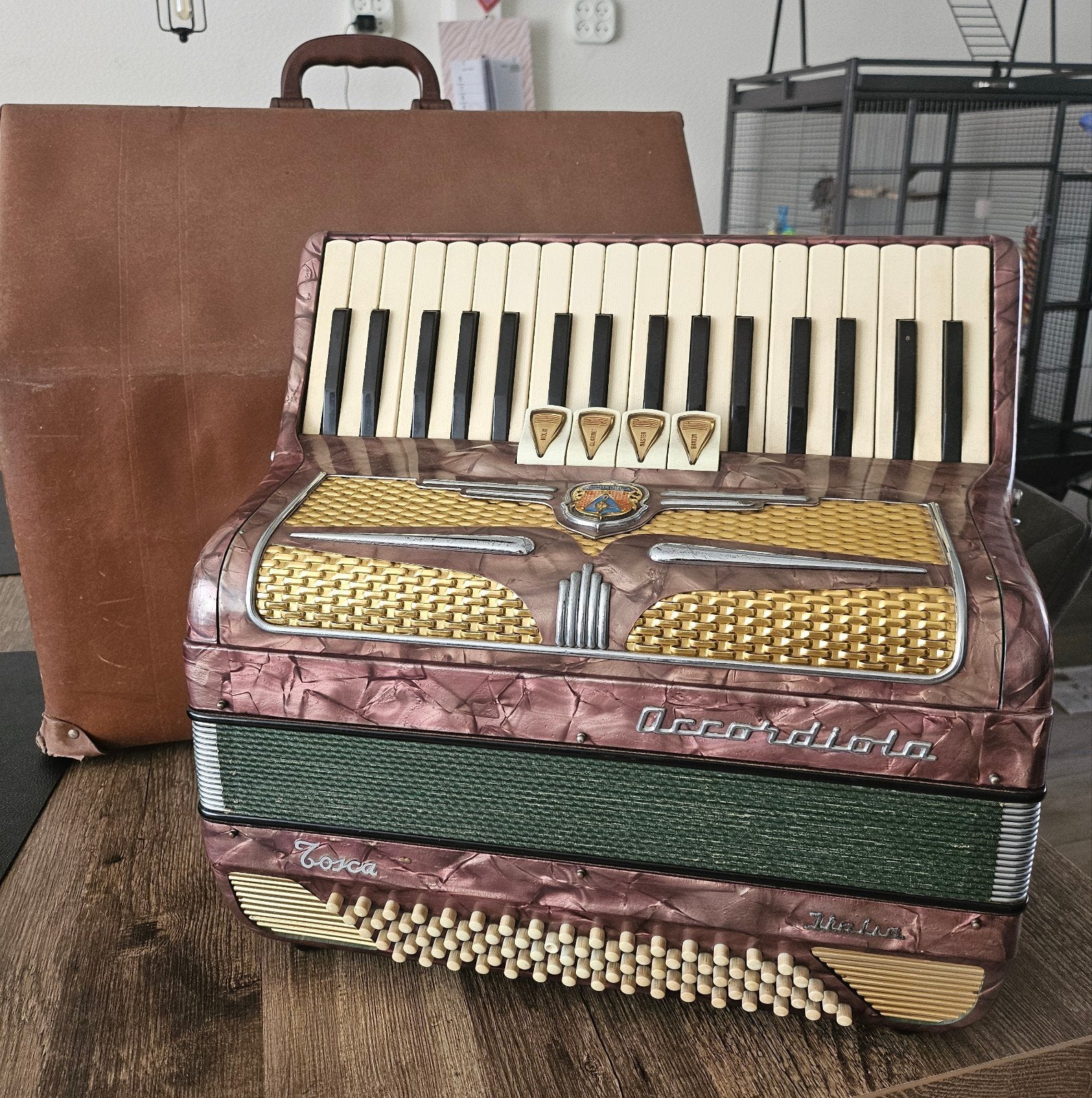 Accordeon 80 bas - Nieuwe riemen en koffer, Ophalen, Gebruikt, 80-bas, Met koffer