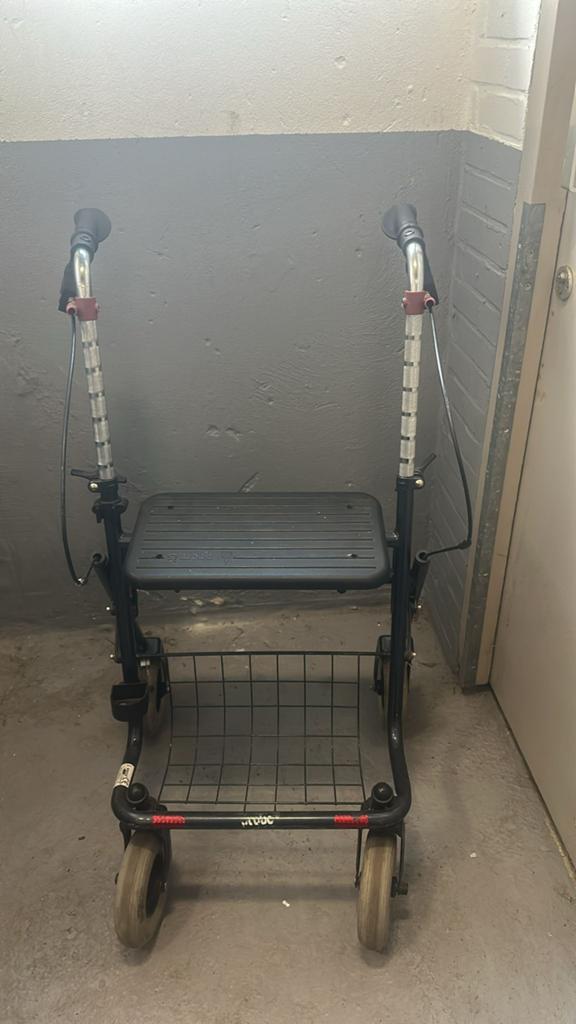 Prima stevige rollator, Ophalen, Opvouwbaar, Gebruikt