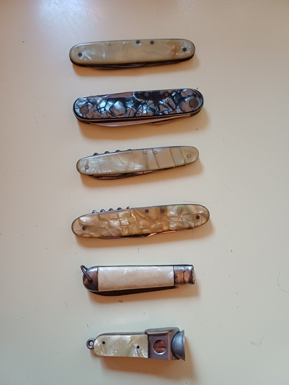 5 Vintage Celluloid Zakmesjes en Sigarenknipper, Ophalen of Verzenden
