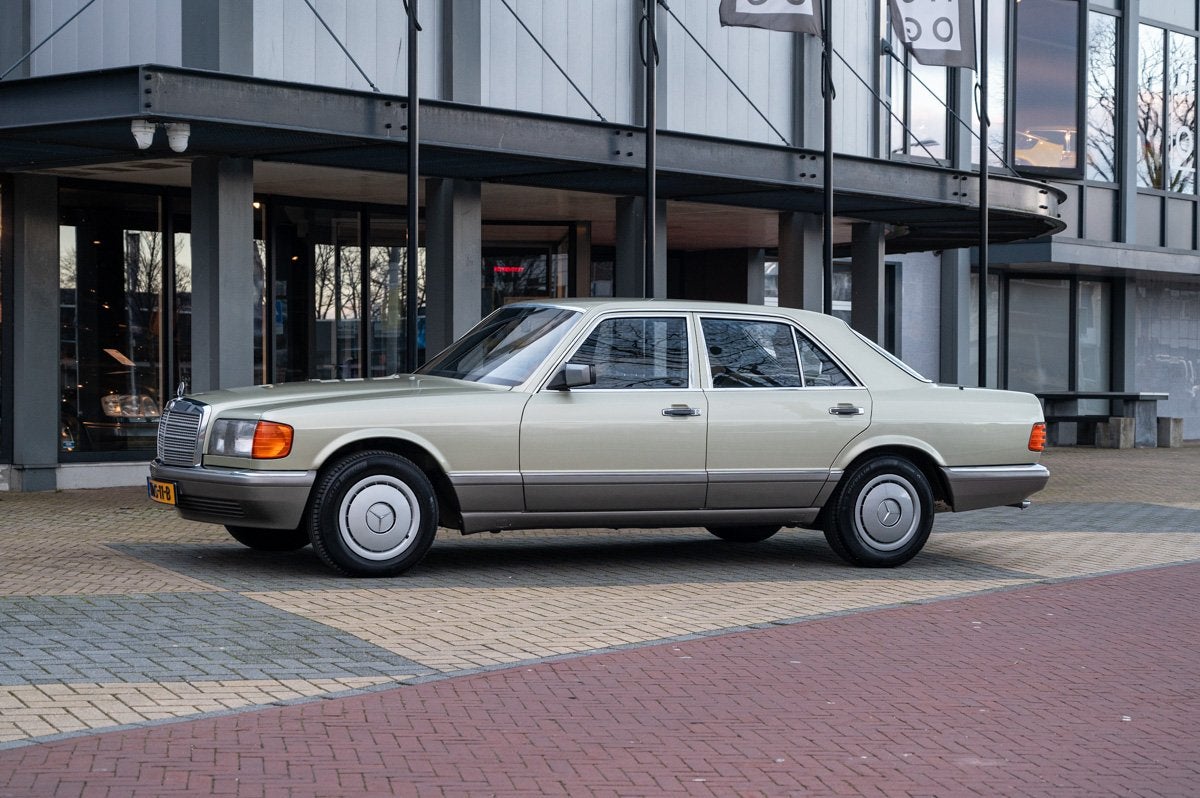 Mercedes-Benz S-Klasse 260 SE (bj 1986), Auto's, Stof, Gebruikt, Overige kleuren, Handgeschakeld