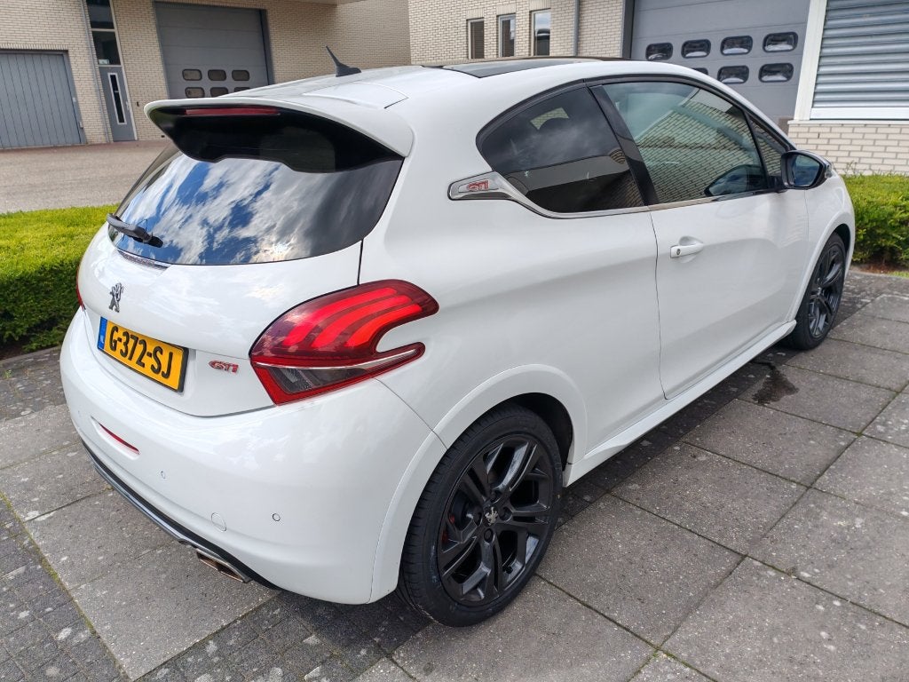 85553km Nieuwmodel facelift Peugeot 208 GTI 153kW 208PK LED, Auto's, Voorwielaandrijving, Zwart, Leder en Stof, Handgeschakeld