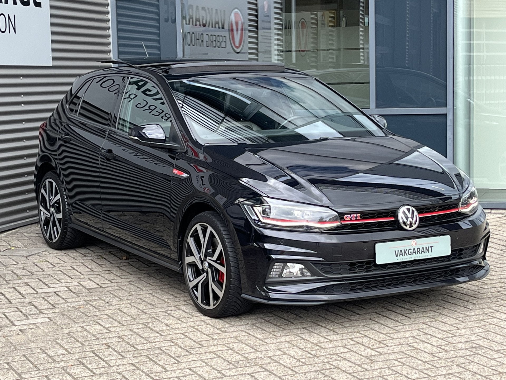 Volkswagen Polo 2.0 TSI GTI DSG,NAVI/CAM,SCHUIFDAK,BRESCIA, 12 maanden, 4 cilinders, Zwart, Grijs