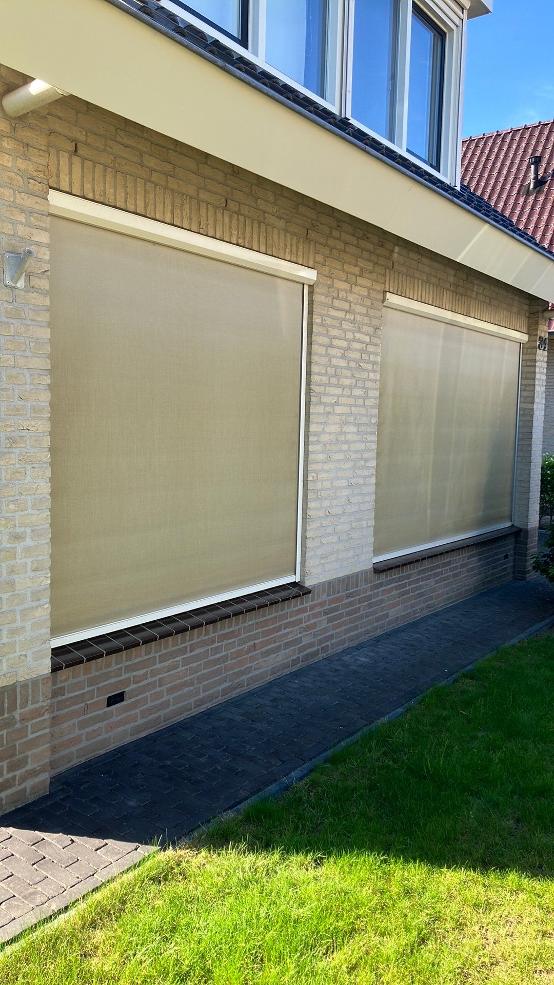 2 x een screen voor buiten - Crème/Beige, Doe-het-zelf en Verbouw, Rolluiken, Ophalen, Gebruikt, Crème of Beige, 200 cm of meer