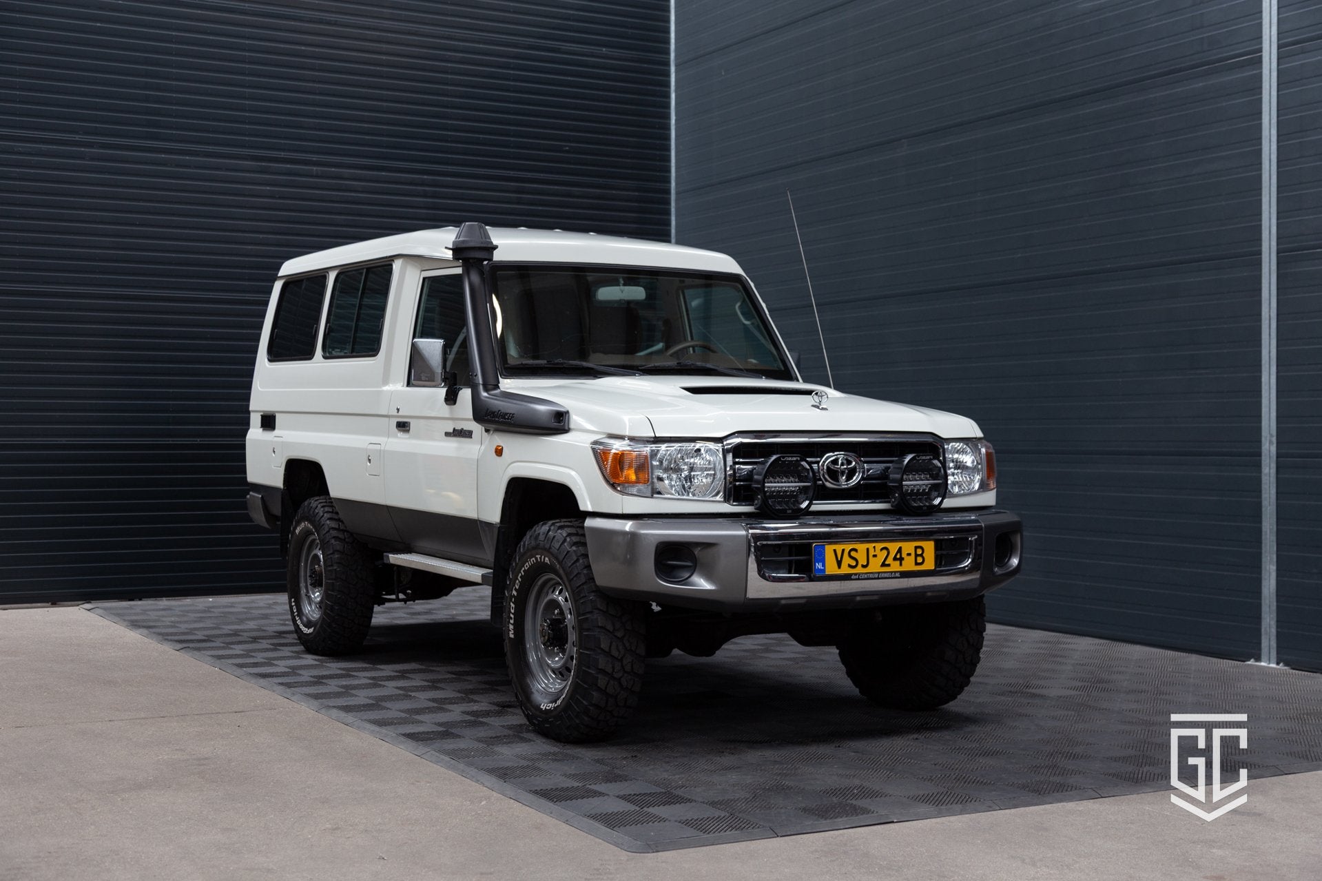 Toyota Land Cruiser VDJ78, Auto's, Keurmerk '100% Onderhouden', Stof, Gebruikt, Wit