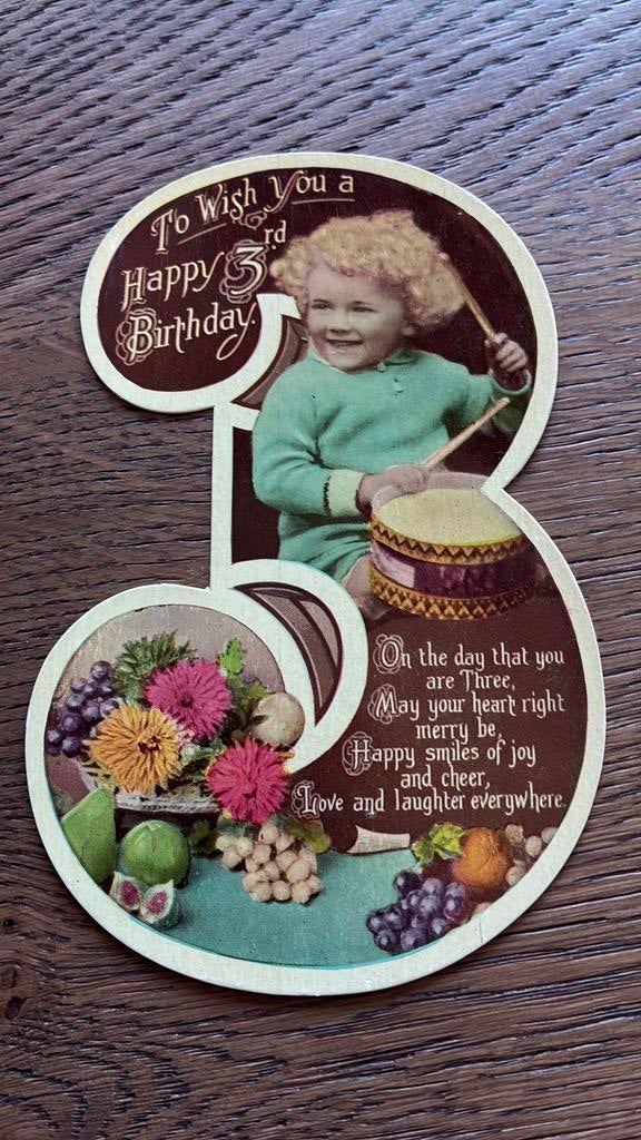 Felicitatie. 3 jaar. Meisje met trommel en stokken, Ophalen of Verzenden, 1920 tot 1940, Ongelopen, Kinderen